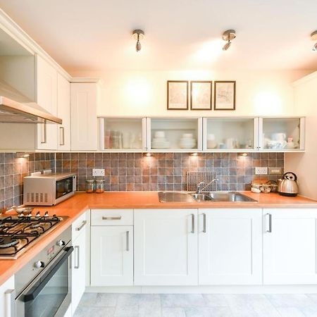 Fabulous Flat Apartment สเตอร์ลิง ภายนอก รูปภาพ