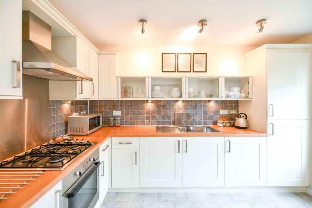 Fabulous Flat Apartment สเตอร์ลิง ภายนอก รูปภาพ